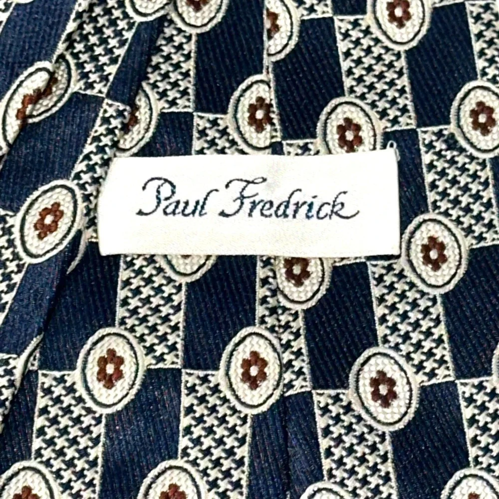 Paul Fredrick Tie Necktie Blue Silver Geometric 100% Silk Made‎ Italy EUC